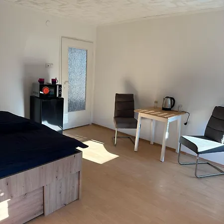 Privates Gemeinschaftsbad Keine Küchen *