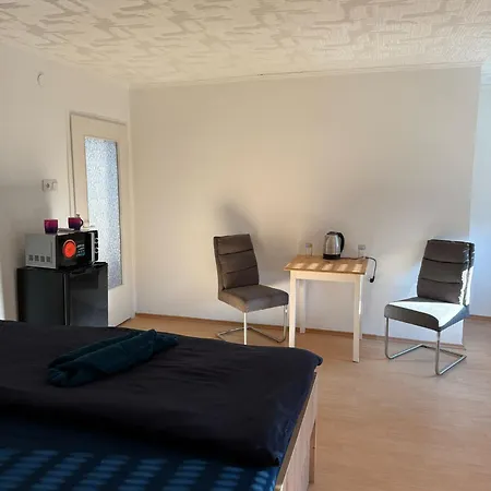 Privates Gemeinschaftsbad Keine Küchen *